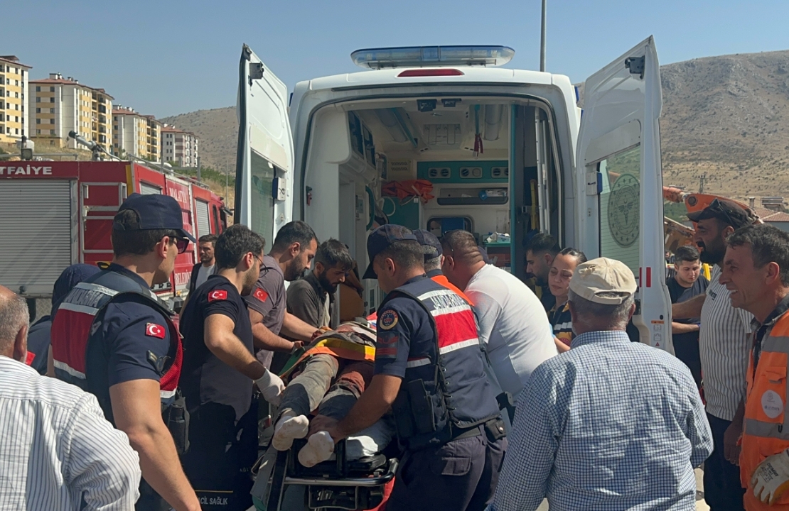 İkizce Deprem Konutlarında Göçük! 2 İşçi Hayatını Kaybetti