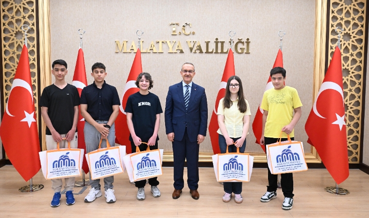 Malatya Valisi Seddar Yavuz, LGS Türkiye Birincilerini Ağırladı