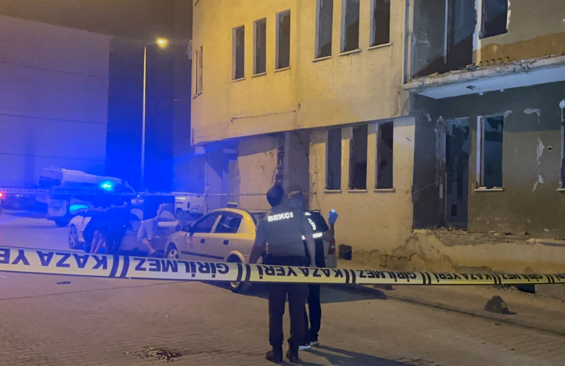 Malatya'da Bir Şahıs 5 Katlı Binadan Atlayarak İntihar Etti