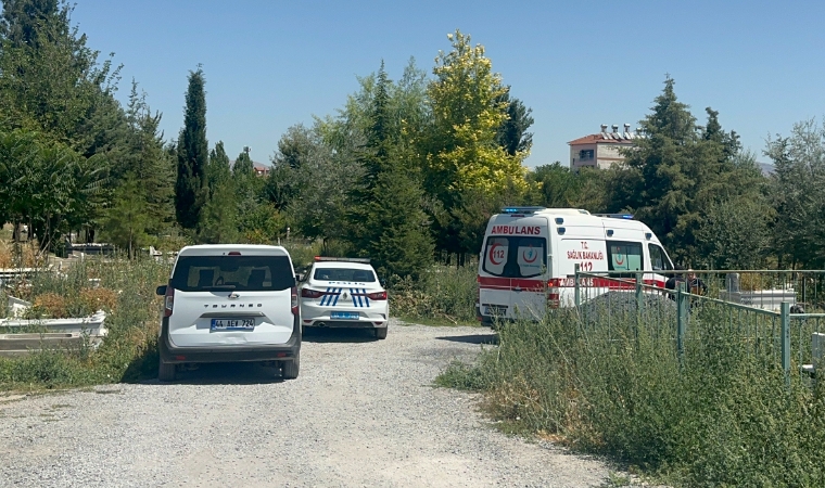 Malatya'da Yaşlı Adam Mezarlıkta İntihar Etti!