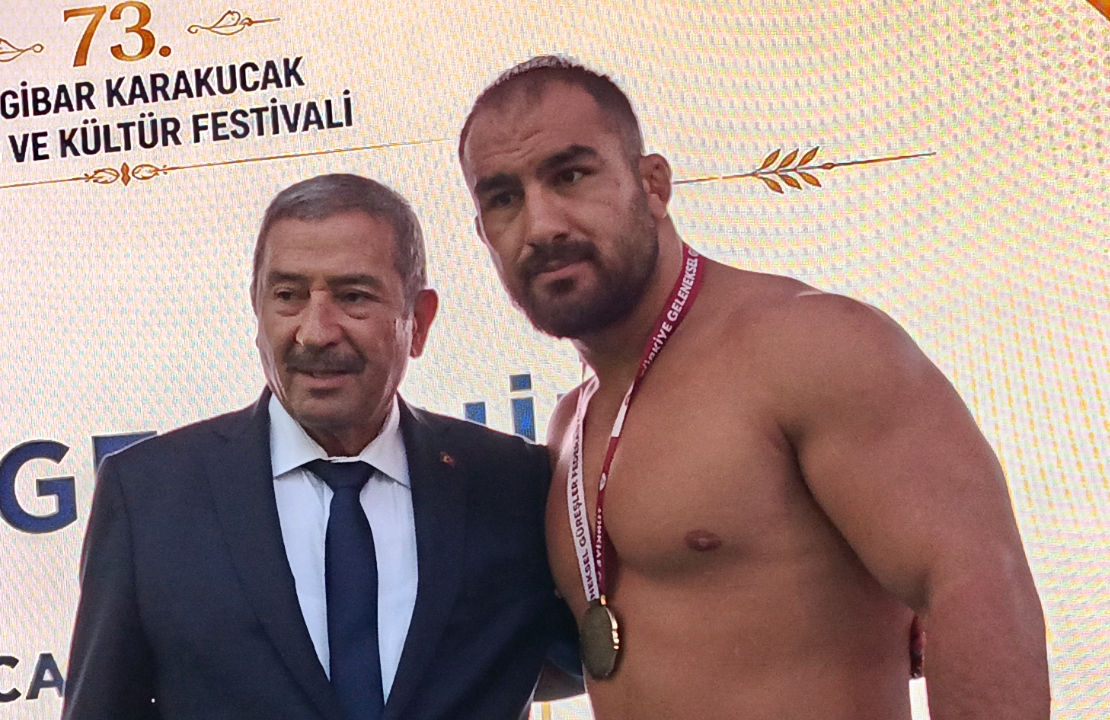 Zengibar’ın Başpehlivanı Feyzullah Aktürk Oldu