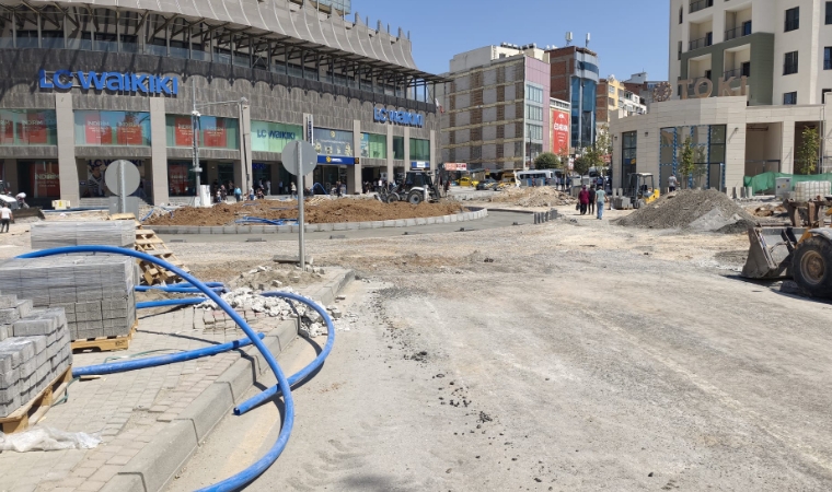Akpınar’da Yol Ve Kavşak Düzenleme Çalışmaları Sürüyor