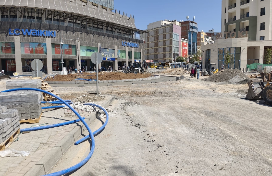 Akpınar’da Yol Ve Kavşak Düzenleme Çalışmaları Sürüyor