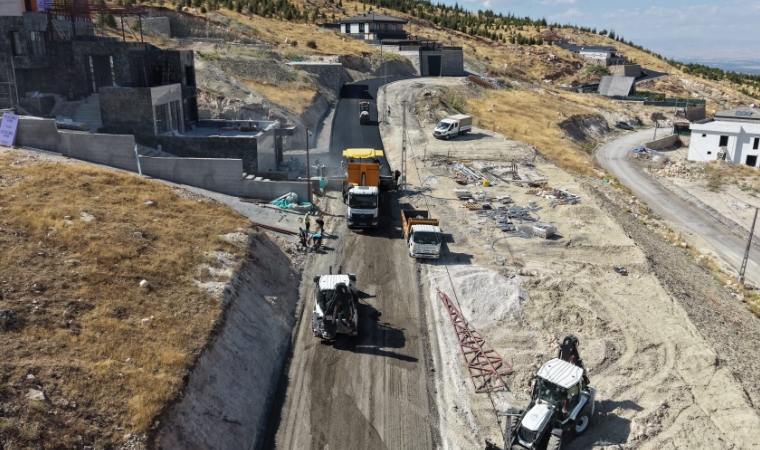 Battalgazi Belediyesi 9 Kilometrelik Yolu Asfaltladı