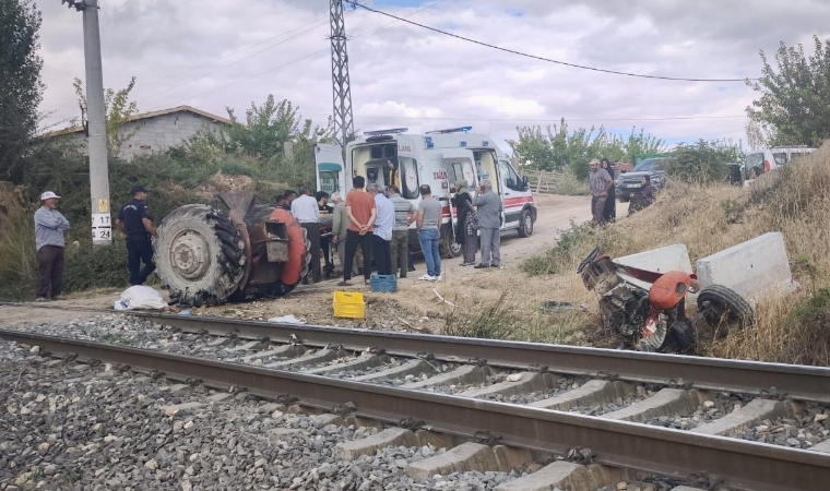 Malatya’da Yük Treni Traktöre Çarptı: 1 Yaralı