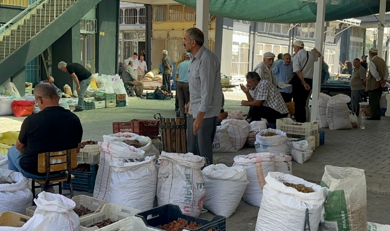 Şire Pazarı’nda “Anlaşma” Tepkisi: Esnafın Haberi Yok