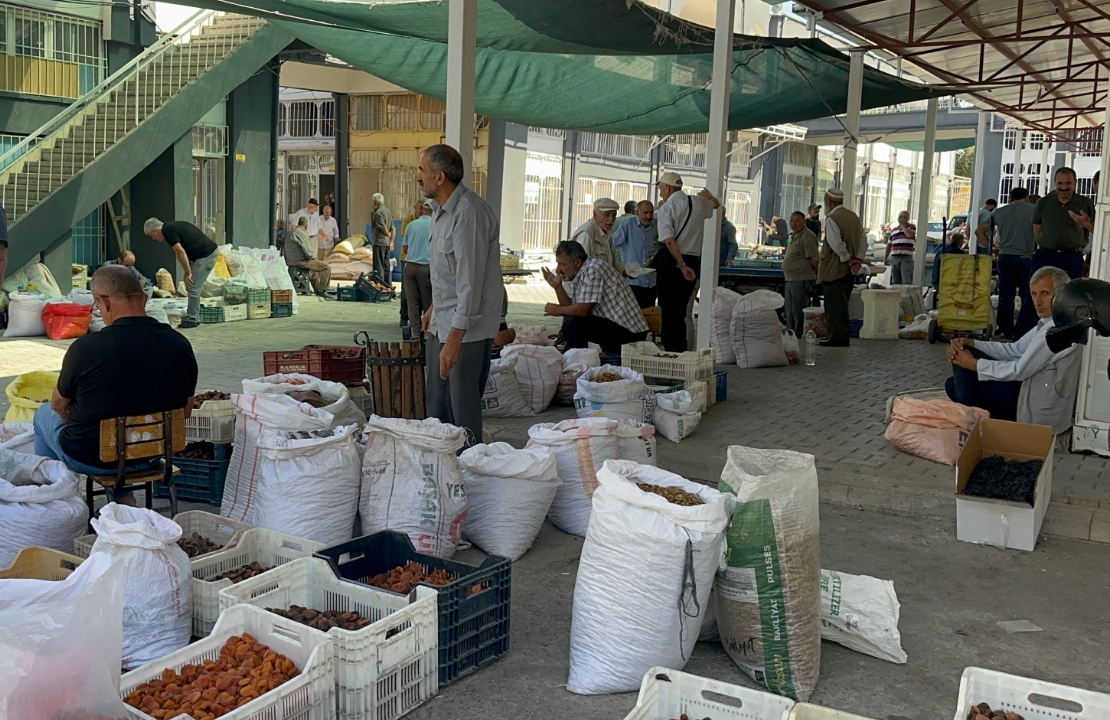 Şire Pazarı’nda “Anlaşma” Tepkisi: Esnafın Haberi Yok