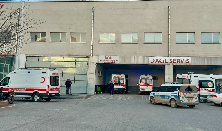 Yeşilyurt’ta İki Otomobil Çarpıştı: 4’ü Çocuk 5 Yaralı