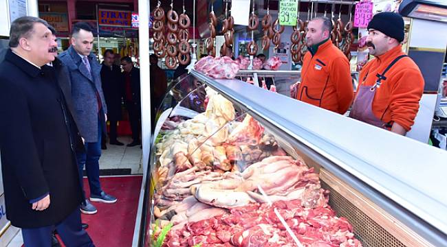 Başkan Gürkan Kasap Pazarını İnceledi 