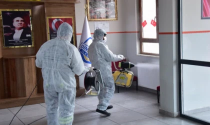 Malatya Büyükşehir Belediyesi okulları ilaçlıyor
