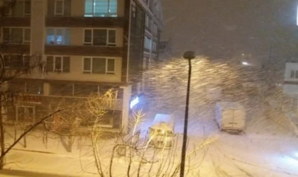 Afyonkarahisar’da kar yağışı başladı