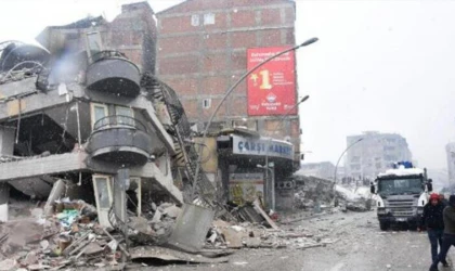 Deprem Bölgelerinde OHAL İlan Edildi!