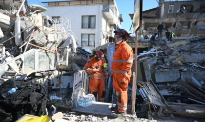 Deprem'de Hayatını Kaybedenlerin Sayısı 16 Bin'i Geçti!
