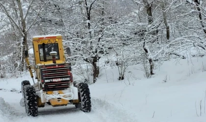 Kayseri’de Büyükşehirden kar mesaisi