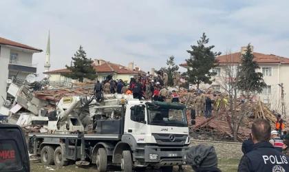 Malatya’da 29 bina yıkıldı; 1 ölü, 69 yaralı!