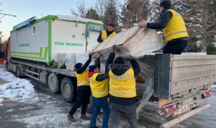 Sivas’tan 20 konteyner deprem bölgesine ulaştı