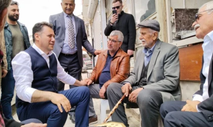 Göçmez; 3 Ayda Enkazı Kaldıramadılar Evi Nasıl Yapacaklar?