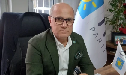 Muhtarın AK Parti Broşürü Paylaşmasına Tepki!