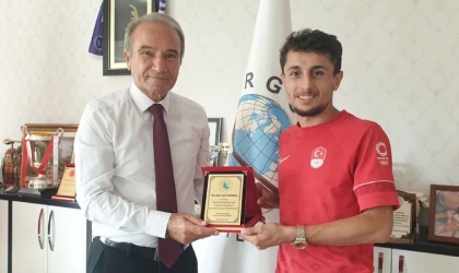 Arguvan'ın Gururu Başkan Kızıldaş'ı Ziyaret Etti!
