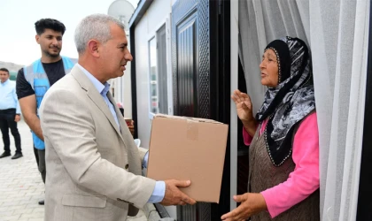 Yeşilyurt Belediyesi Depremden Bu Yana 411 Bin Koli Yardım Yaptı