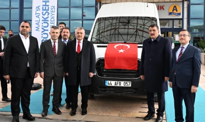Malatya Büyükşehir Belediyesi Tıp Merkezine Araç Hediye Etti