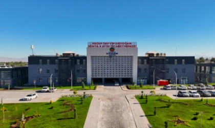 Malatya Dünya Kayısı Ticaret Merkezi hizmete girdi