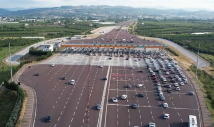 Otoyollardan 21,6 milyon araç geçti