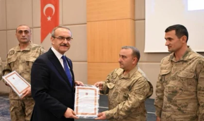 Malatya’da Güvenlik Korucularına Takdir Belgesi Verildi