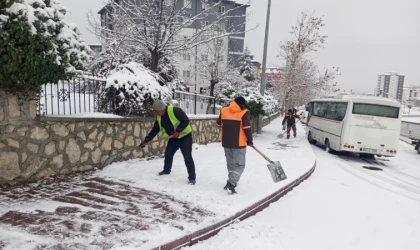 Yeşilyurt Belediyesi Kar Temizliğini Sürdürüyor!