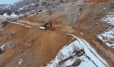 Yeşilyurt Belediyesi Kırsal Bölgelerde Ulaşımı Arttırıyor