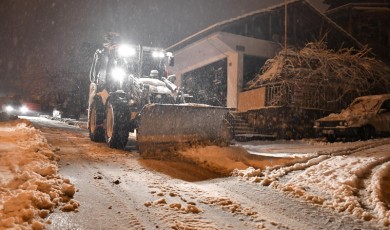 Yeşilyurt Belediyesi'nden 24 Saat Karla Mücadele!