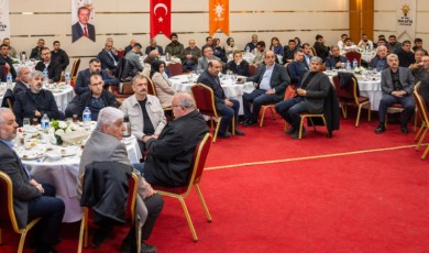 AK Parti'li Yönetici Genel Başkan Yardımcısını Takmadı!