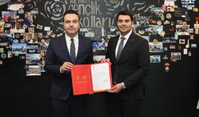 Depremzede Öğrenciyi İcraya Veren Mercan Ailesine AK Parti'den Ödül!