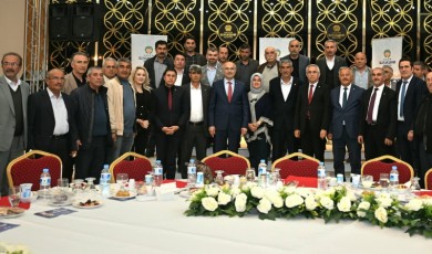 Malatya Büyükşehir Belediyesi Muhtarlara İftar Verdi!
