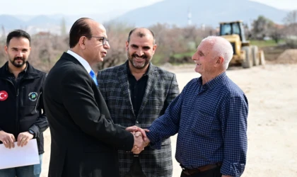 Yeşilyurt Belediyesi Topsöğüt’de Yol Çalışmasını Sürdürüyor!