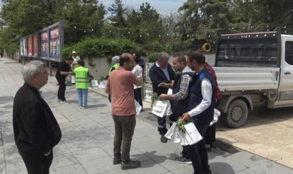 Malatya Büyükşehir Belediyesi Ücretsiz Fide Dağıttı