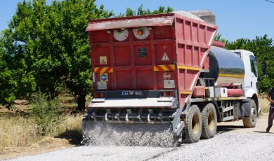 Yeşilyurt Belediyesi Kırsal Mahallelerin Yollarını İyileştiriyor