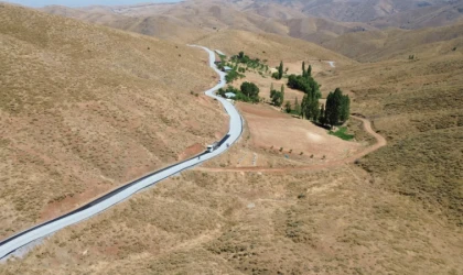 Battalgazi Belediyesi Gülümuşağı Yollarını Asfaltlıyor