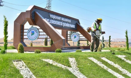 Yeşilyurt Belediyesi Parkları Yeniliyor