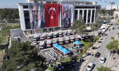 Yeşilyurt Belediyesi Temizliğe 21 Araç Takviye Yaptı