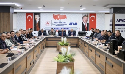 Malatya Valisi Seddar Yavuz Müteahhitlerle Görüştü