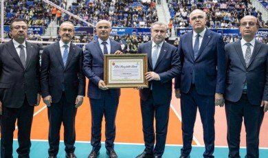 Malatya'da Bakan'a Fahri Hemşehrilik Beratı Verildi