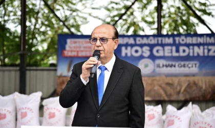 Yeşilyurt Belediyesi Çiftçilere Tonlarca Arpa Dağıttı