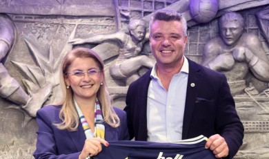 Malatyalı Başkan Ovalıoğlu'na Fenerbahçe Forması