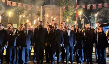 Malatyalı Gençlerden Ataya Saygı Nöbeti!