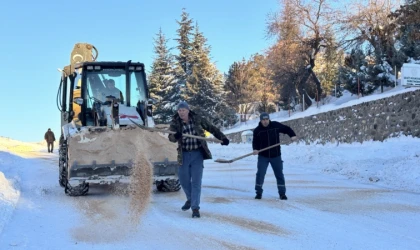 Arapgir Belediyesi Kar Temizliğini Sürdürüyor