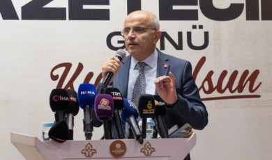 Malatya’da Gazeteciler Gününde Aba Altından Sopa