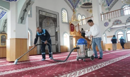 Battalgazi Belediyesi’nden Camilerde Ramazan Temizliği