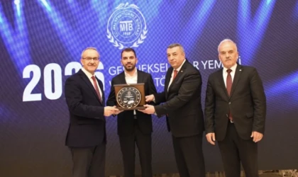 Malatya’da Kayısı İhracat Şampiyonlarına Plaket Verildi