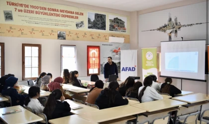 Yeşilyurt Belediyesi Afetlere Hazırlık Eğitimlerini Sürdürüyor